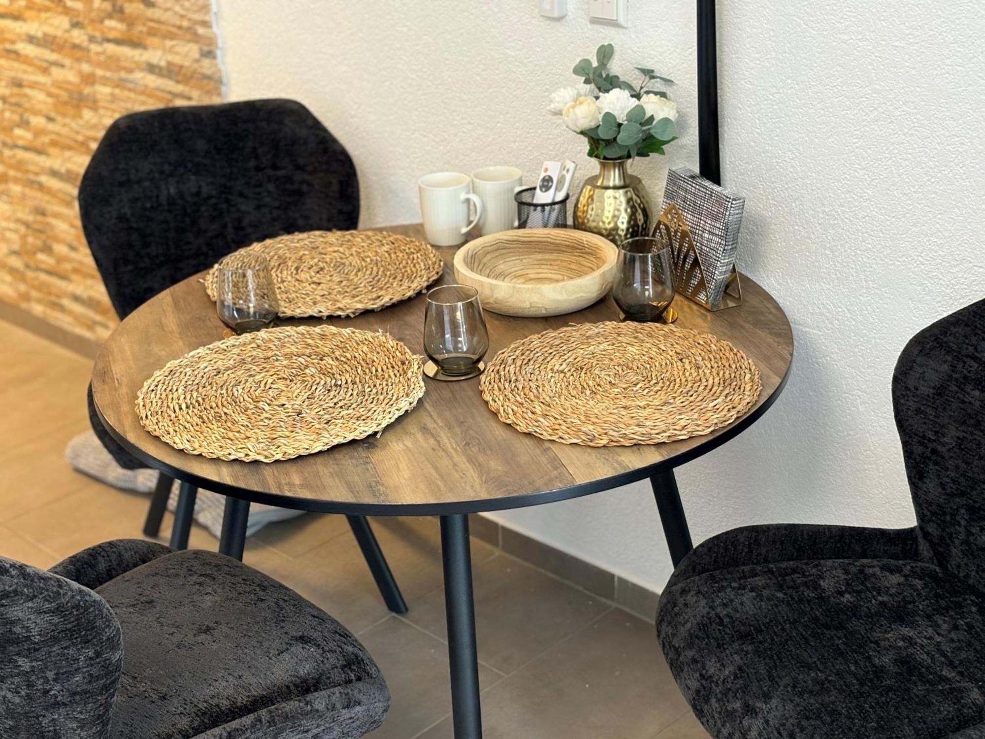 Blossom Apartment Garden View - Klimatisiert FDH Eksteriør billede